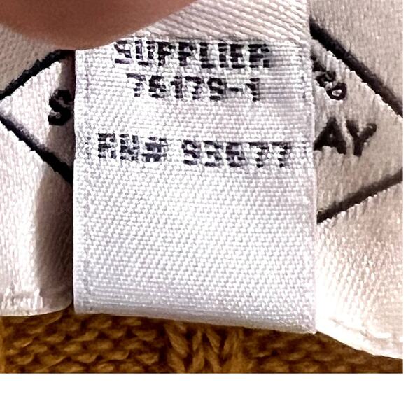 St. John’s Bay Cable Knit Pullover Sweater Long Sleeve Yellow Size M Warm Cozy - Picture 5 of 14